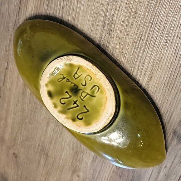 Vintage Brush Avocado Green Glaze Ceramic Planter - Picture 2 of 12